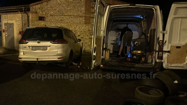 Réparation pneu crevé 24h/24 à domicile à Suresnes
